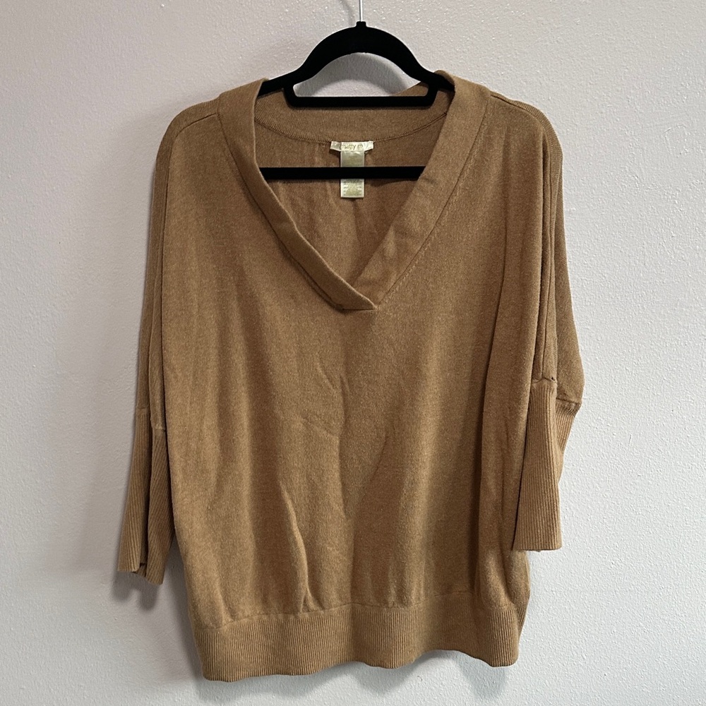 Relaxed V-Neck Sweater in Camel Brown